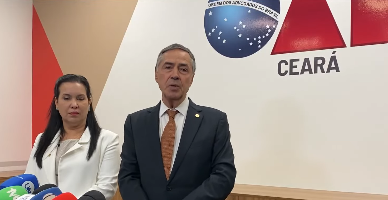 Barroso se esquiva de perguntas sobre suspensão de vistos dos EUA. Reprodução