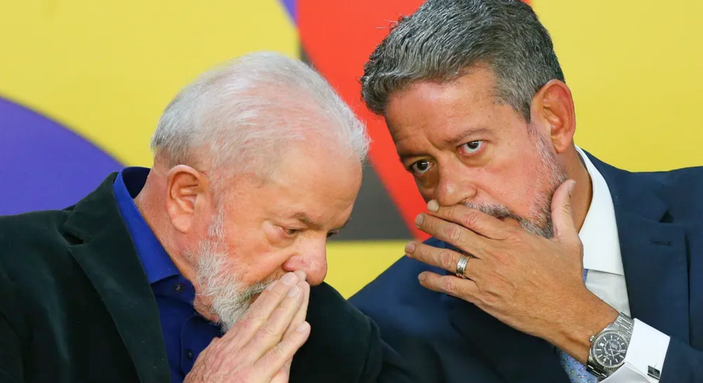 Câmara aprova isenção do IR para quem ganha até 5 mil, mas Lira retira trava e carga total pode chegar a 41%